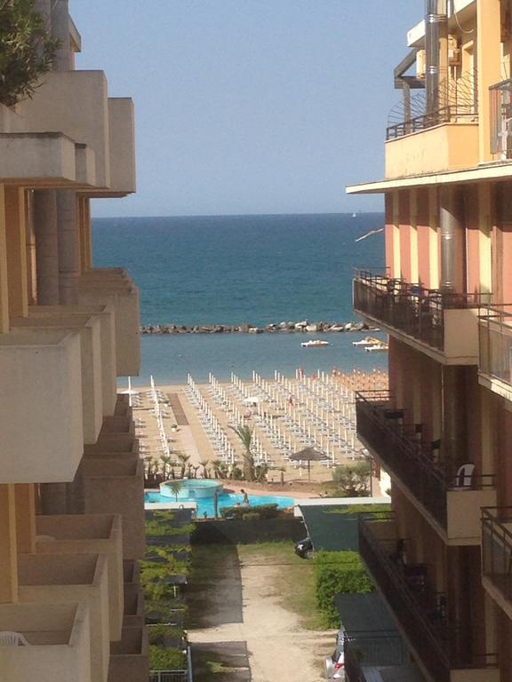Hotel Nautilus Cattolica Dış mekan fotoğraf