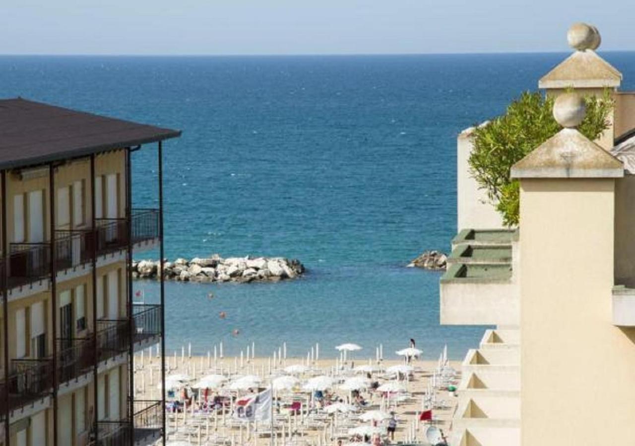 Hotel Nautilus Cattolica Dış mekan fotoğraf